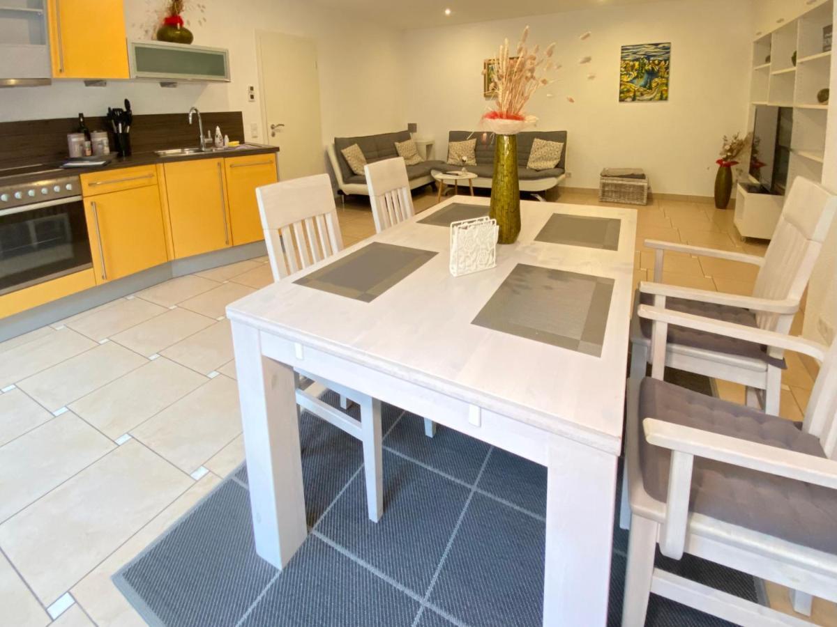 2 Zimmer Apartment, 70 Qm, Max 4 Pers, Private Terasse, 2 Parkplaetze, Internet 250 Mbit Gaertringen Luaran gambar