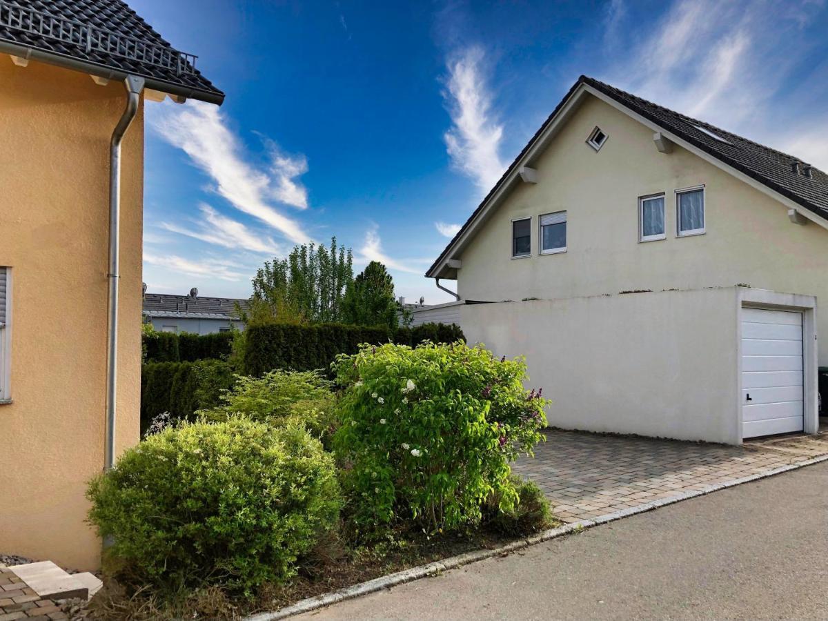2 Zimmer Apartment, 70 Qm, Max 4 Pers, Private Terasse, 2 Parkplaetze, Internet 250 Mbit Gaertringen Luaran gambar